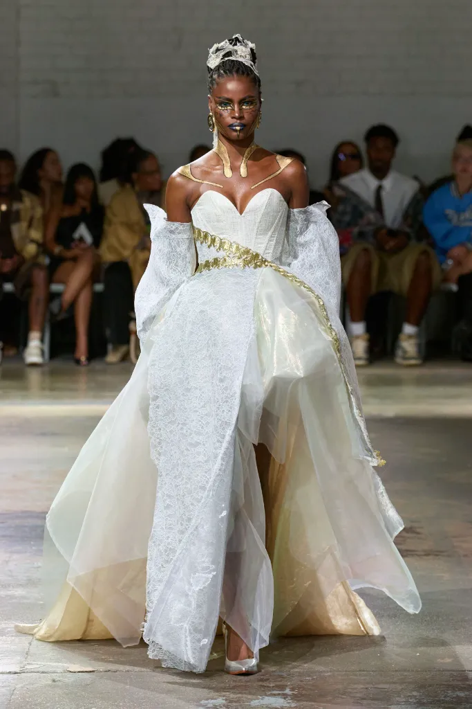 Who Decides War 26SS 043